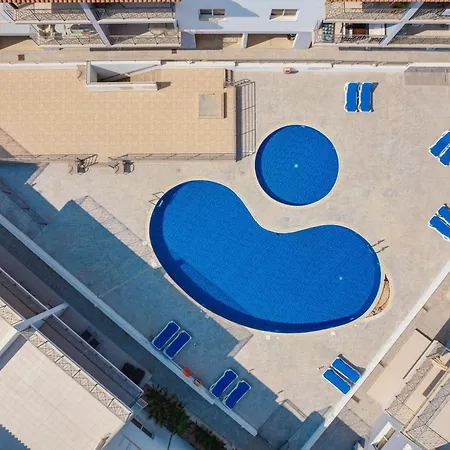 Poppy Apartamento Paralimni