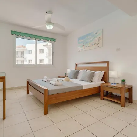 Poppy Apartment