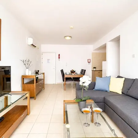 Poppy Apartment *