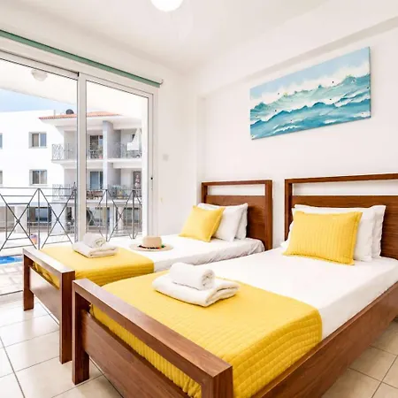Poppy Apartment *
